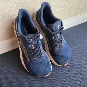 Altra Torin 6 size 8.5 navy blue